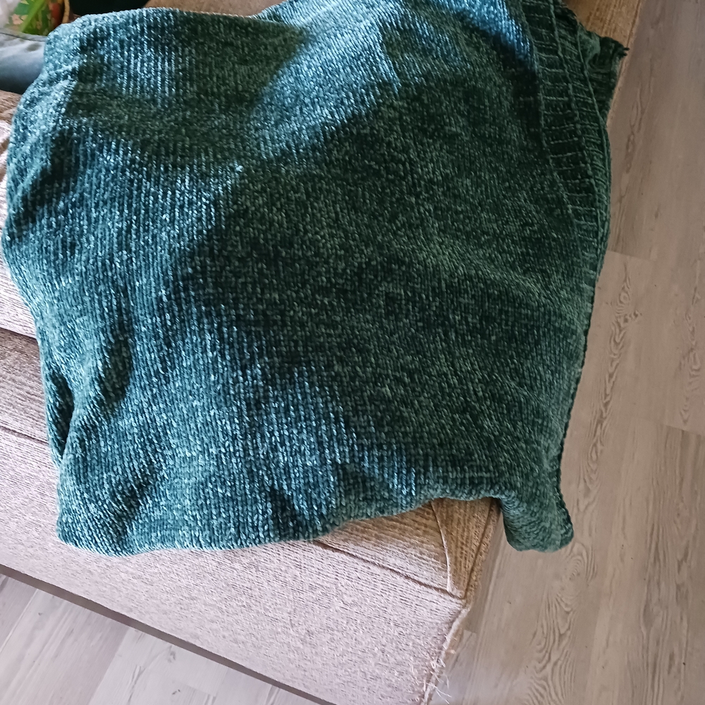 Emerald Green Knit Throw Blanket